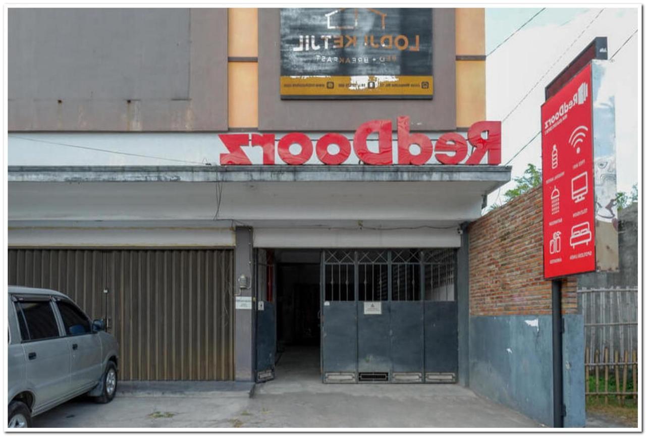 Hotel RedDoorz near Jogja Expo Center 2 Baturetno Exterior foto