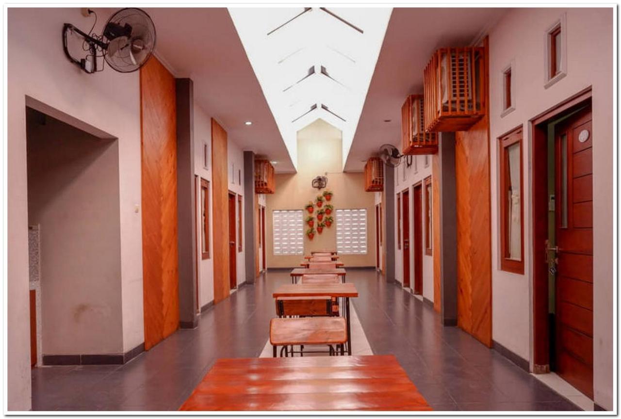 Hotel RedDoorz near Jogja Expo Center 2 Baturetno Exterior foto