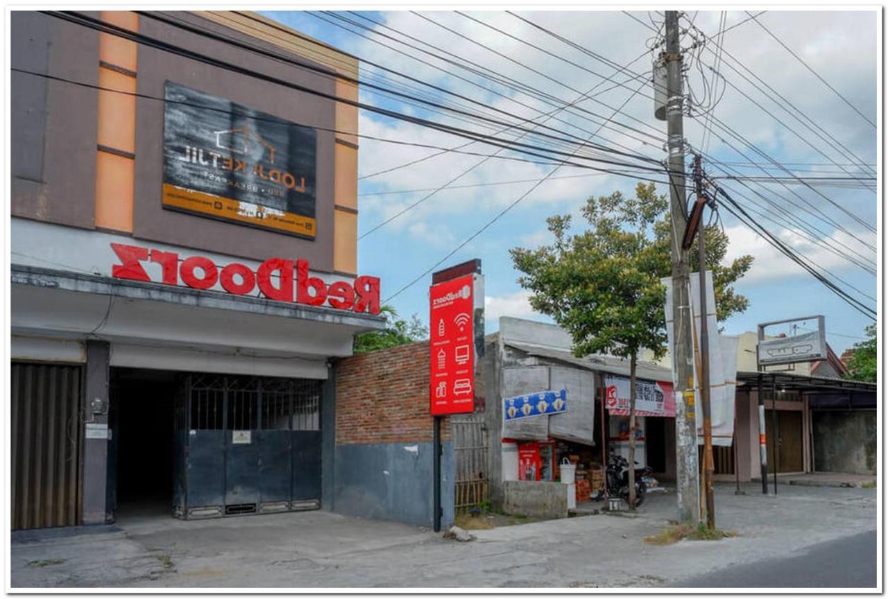 Hotel RedDoorz near Jogja Expo Center 2 Baturetno Exterior foto