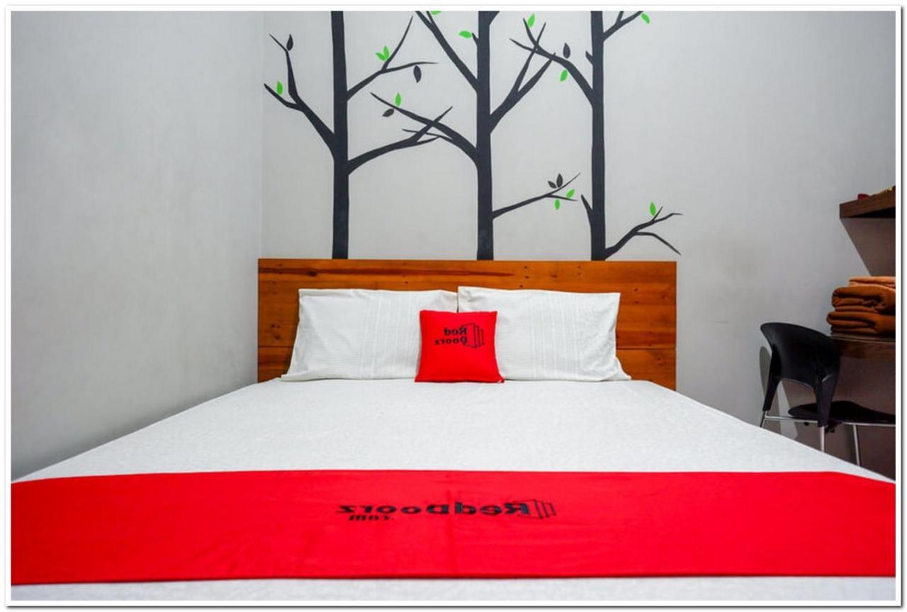 Hotel RedDoorz near Jogja Expo Center 2 Baturetno Exterior foto