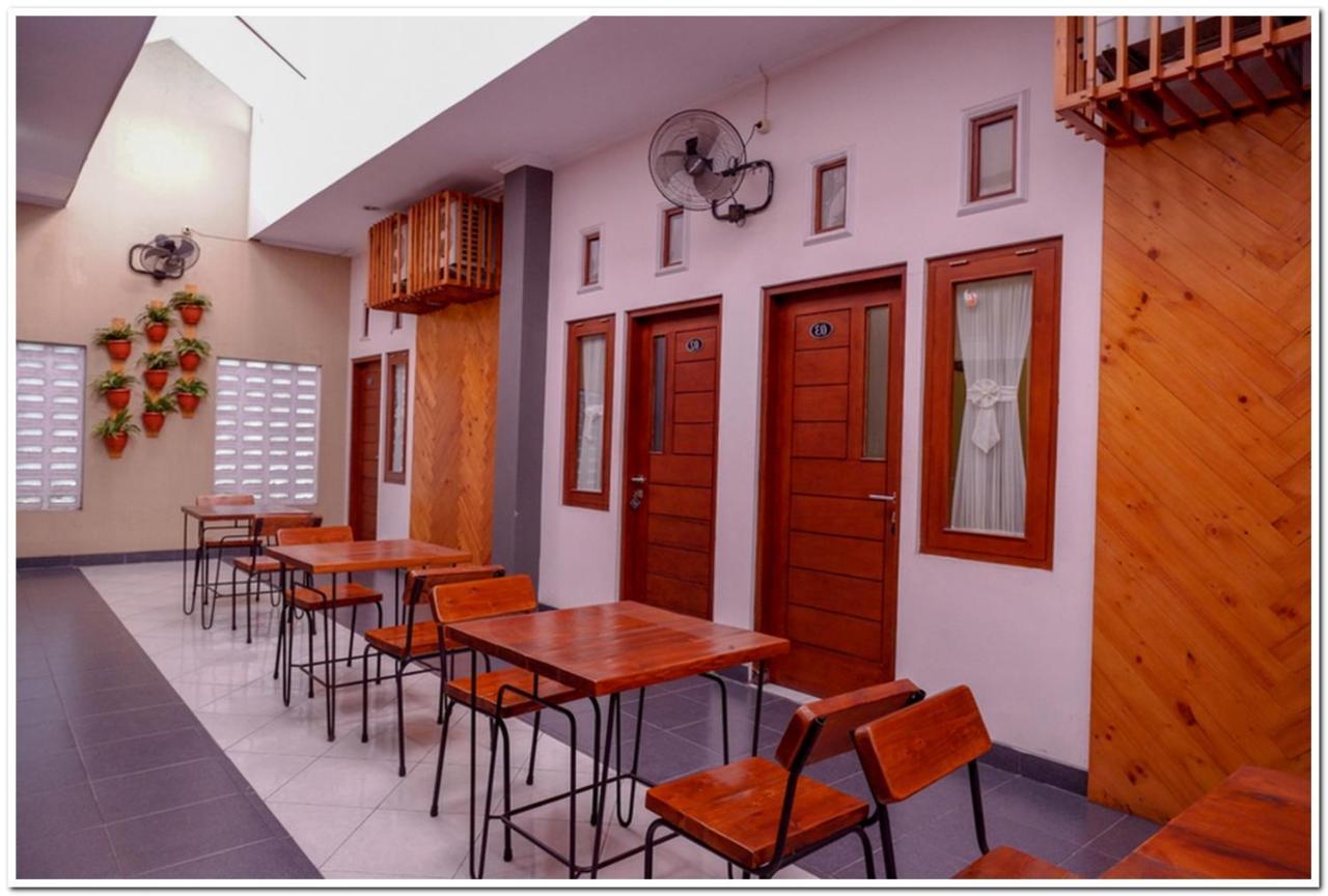 Hotel RedDoorz near Jogja Expo Center 2 Baturetno Exterior foto