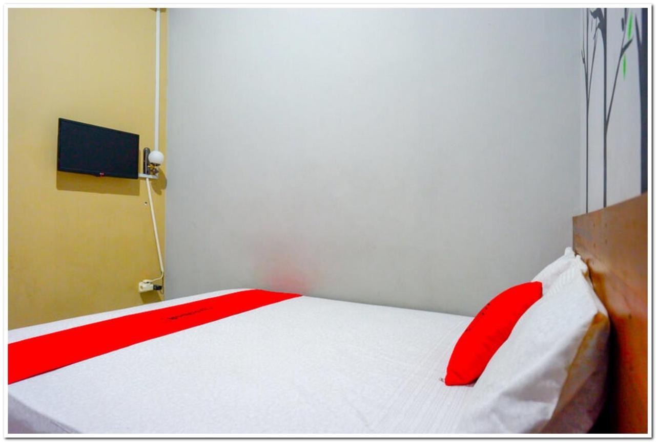 Hotel RedDoorz near Jogja Expo Center 2 Baturetno Exterior foto