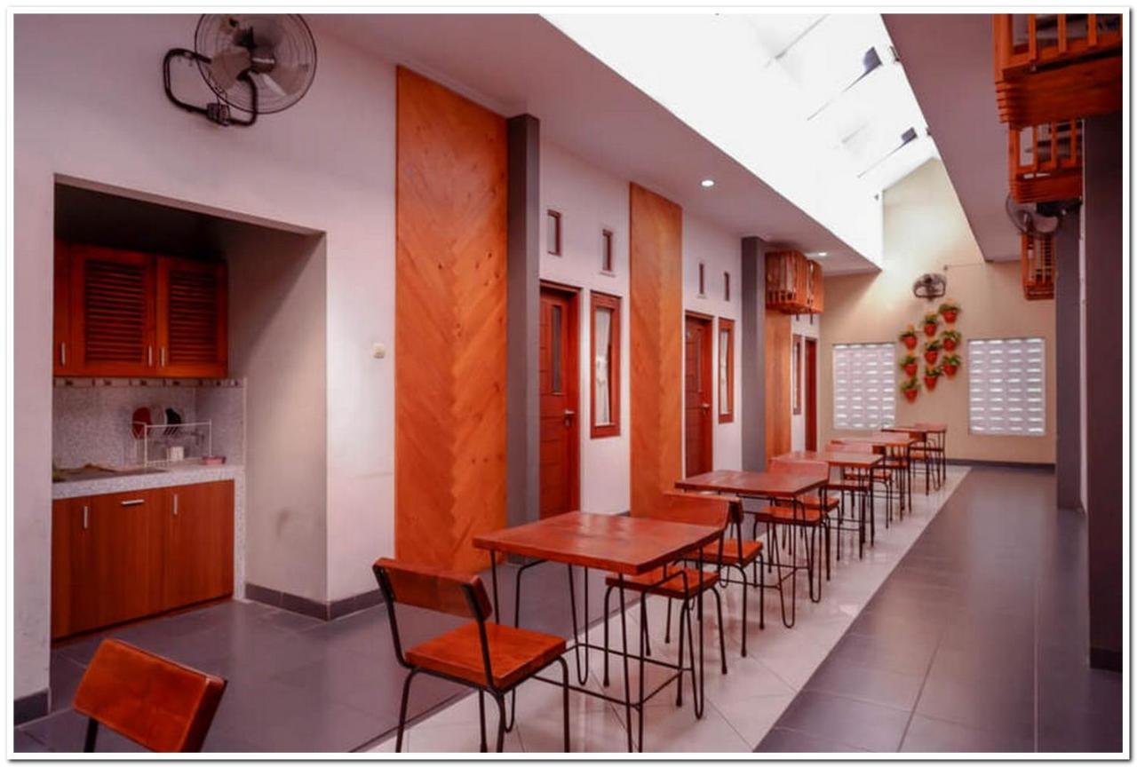 Hotel RedDoorz near Jogja Expo Center 2 Baturetno Exterior foto